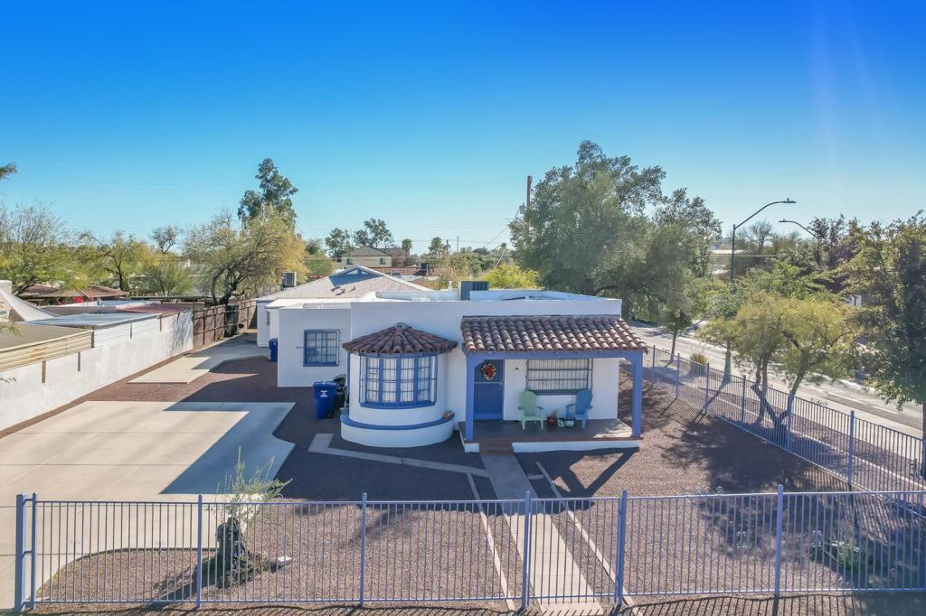 Photo - 1304 east linden street