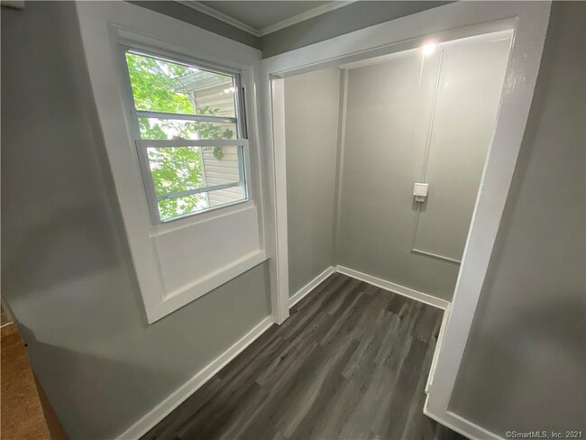 Building Photo - 233 Quinnipiac Ave