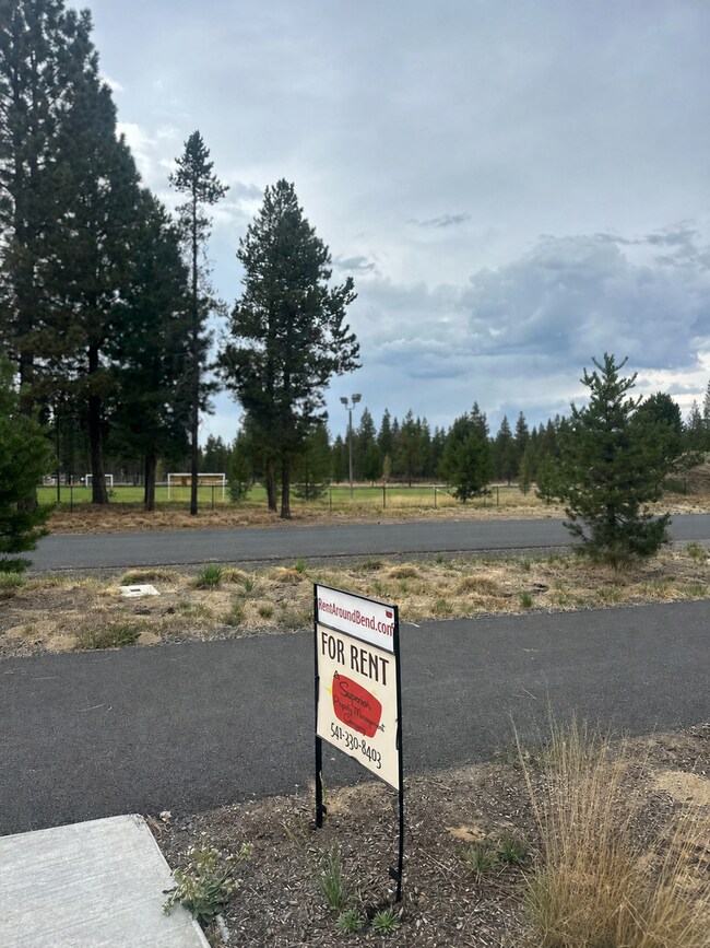 Foto del edificio - 51927 Lumberman Ln