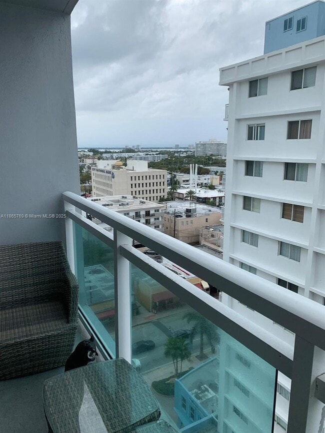 Building Photo - 6917 Collins Ave