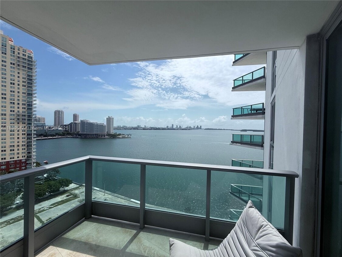 Primary Photo - 1331 Brickell Bay Dr