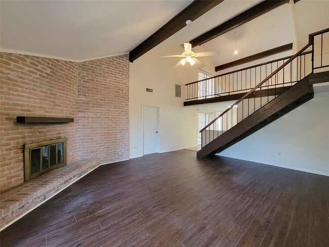Building Photo - 1210 New Tree Ln