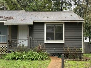 Building Photo - 211 Parkbrook Cir