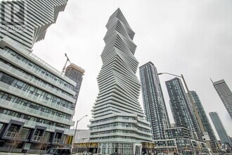 Building Photo - 3900-3900 Confederation Pkwy