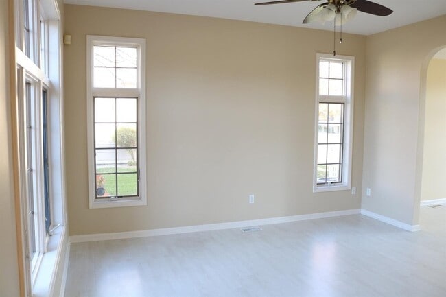 Building Photo - 9939 Sequoia Ln