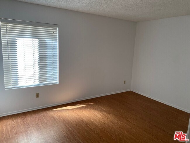 Foto del edificio - 3650 Greenfield Ave