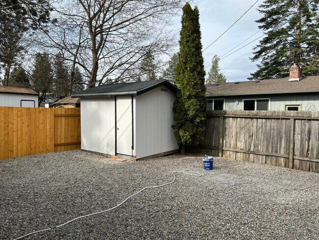 Building Photo - 2811 N Honeysuckle Dr