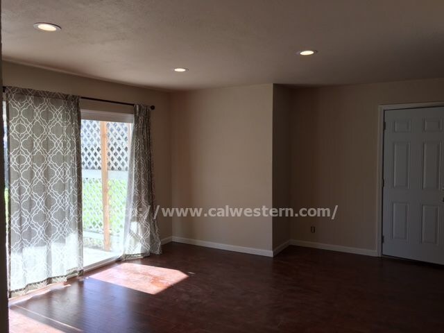 Foto del edificio - 3032 Bluewater Ct