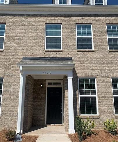 Primary Photo - 1745 Eastfall St