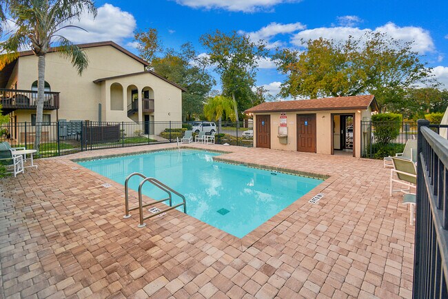 Building Photo - 1255 Ponce Island Dr