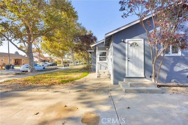 Building Photo - 353 Cres