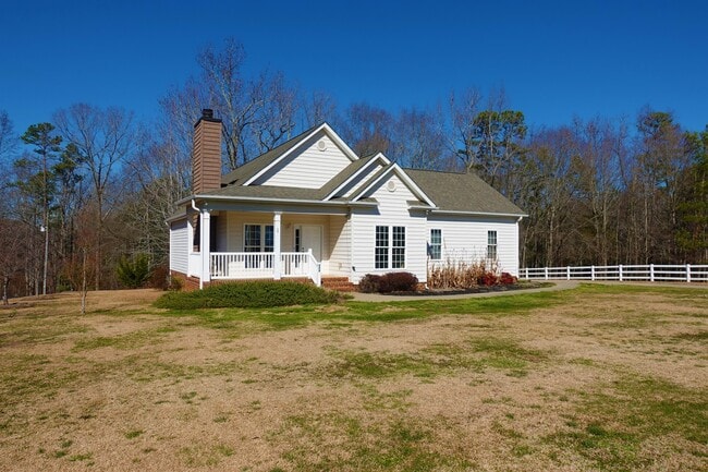 Building Photo - 175 Circle Rd