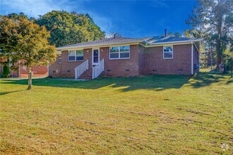 Building Photo - 2877 Whispering Hills Dr