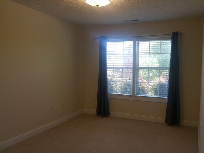 Foto del edificio - 3 Bedroom 2 Bath Townhouse