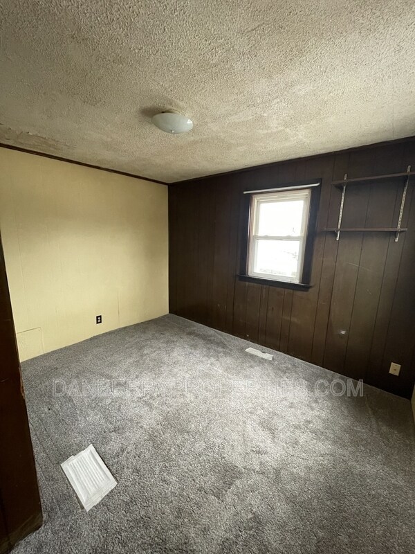 Foto del edificio - 108 Taft Blvd