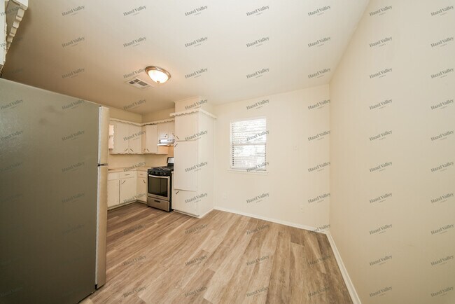 Foto del edificio - 705 SE 60th St