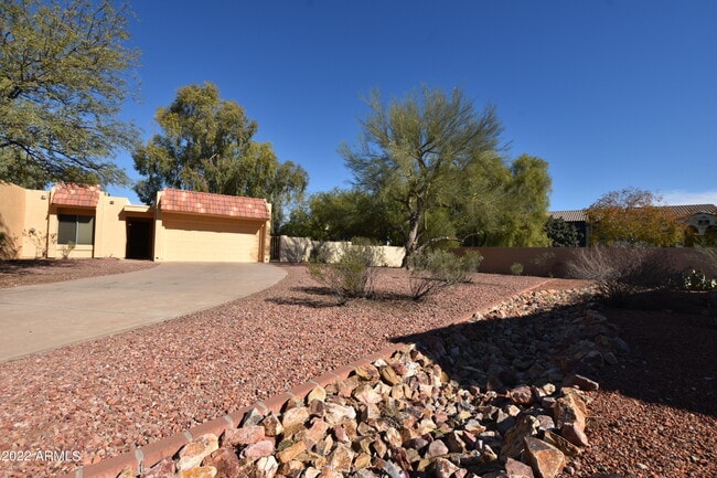 Building Photo - 5301 S Mitchell Dr