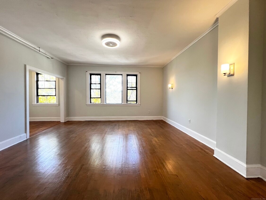 Foto principal - 480 S Main St