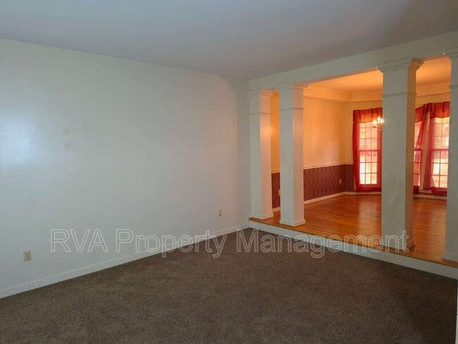 Building Photo - 6002 Oak Landing Dr