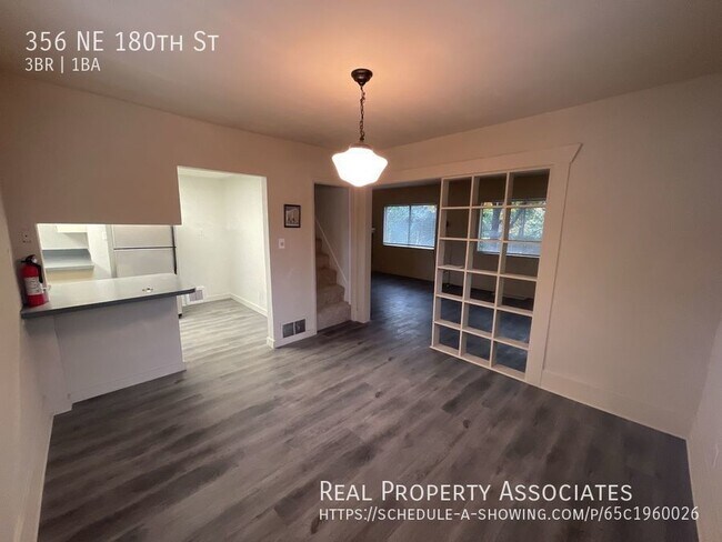 Building Photo - Shoreline Home
