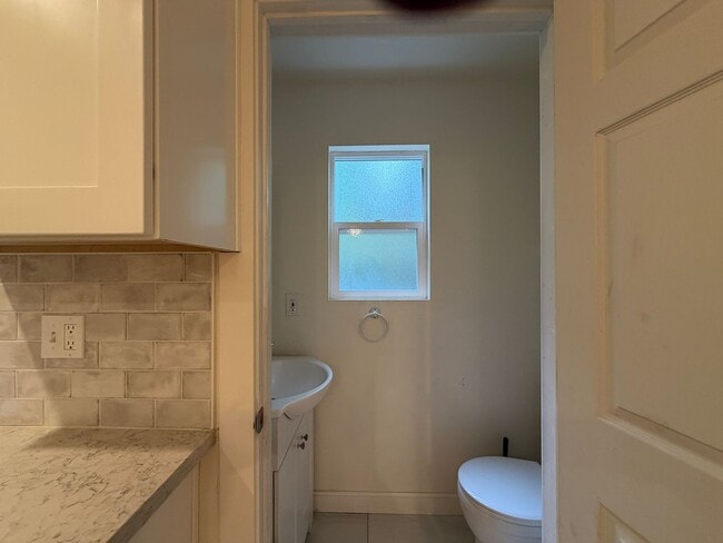 Building Photo - Bethany Beauty