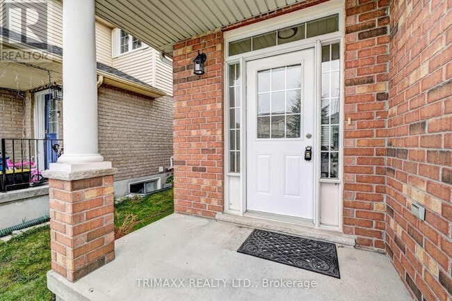 Building Photo - 419 Tealby Crescent