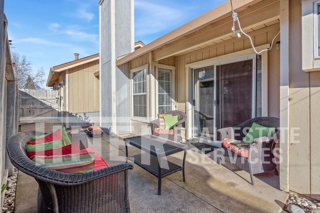 Foto del edificio - Lovely 3 Bedroom Lincoln Home - Tier 3