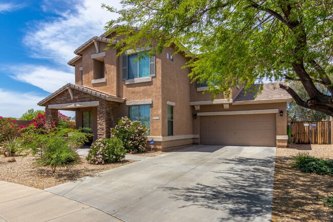 Foto del edificio - 18096 W Paradise Ln