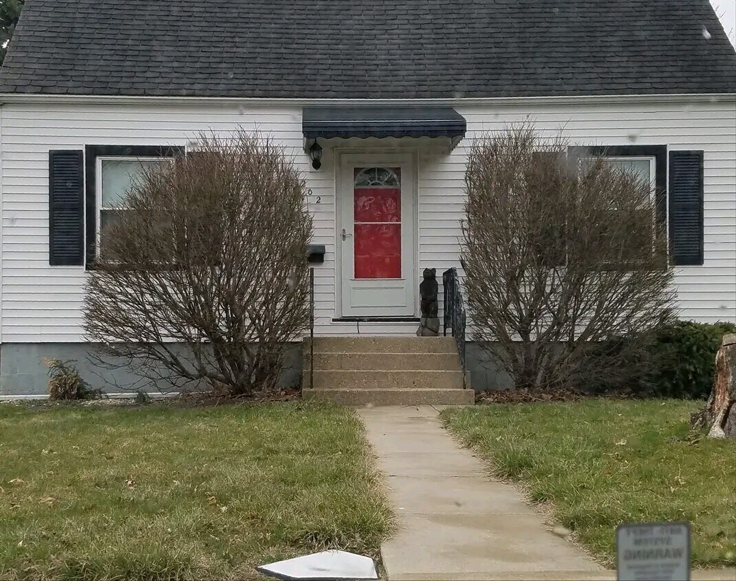 202 N Glenwood Ave, Griffith, IN 46319 House Rental in Griffith, IN