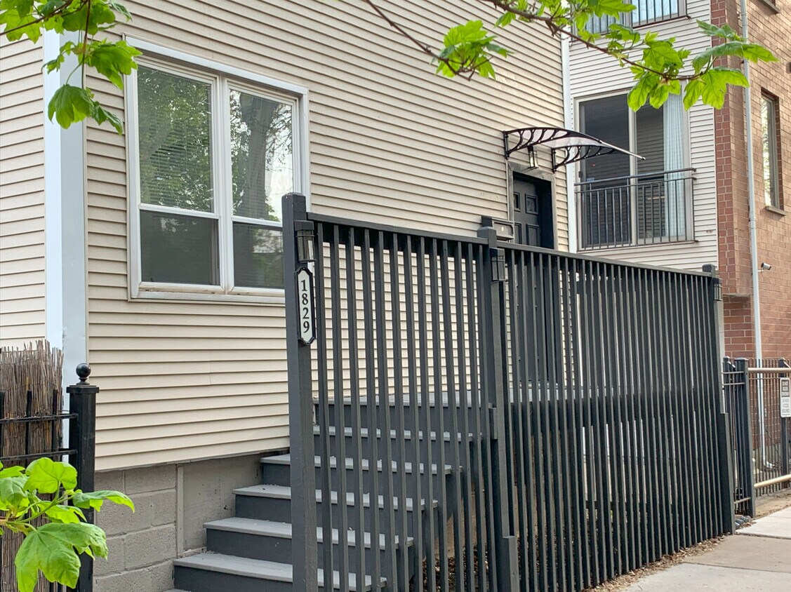 Primary Photo - 1829 W Ellen St