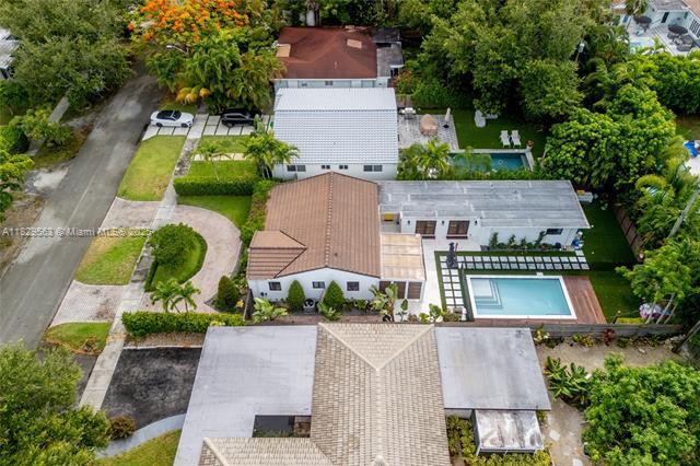 Foto del edificio - 235 NE 90th St
