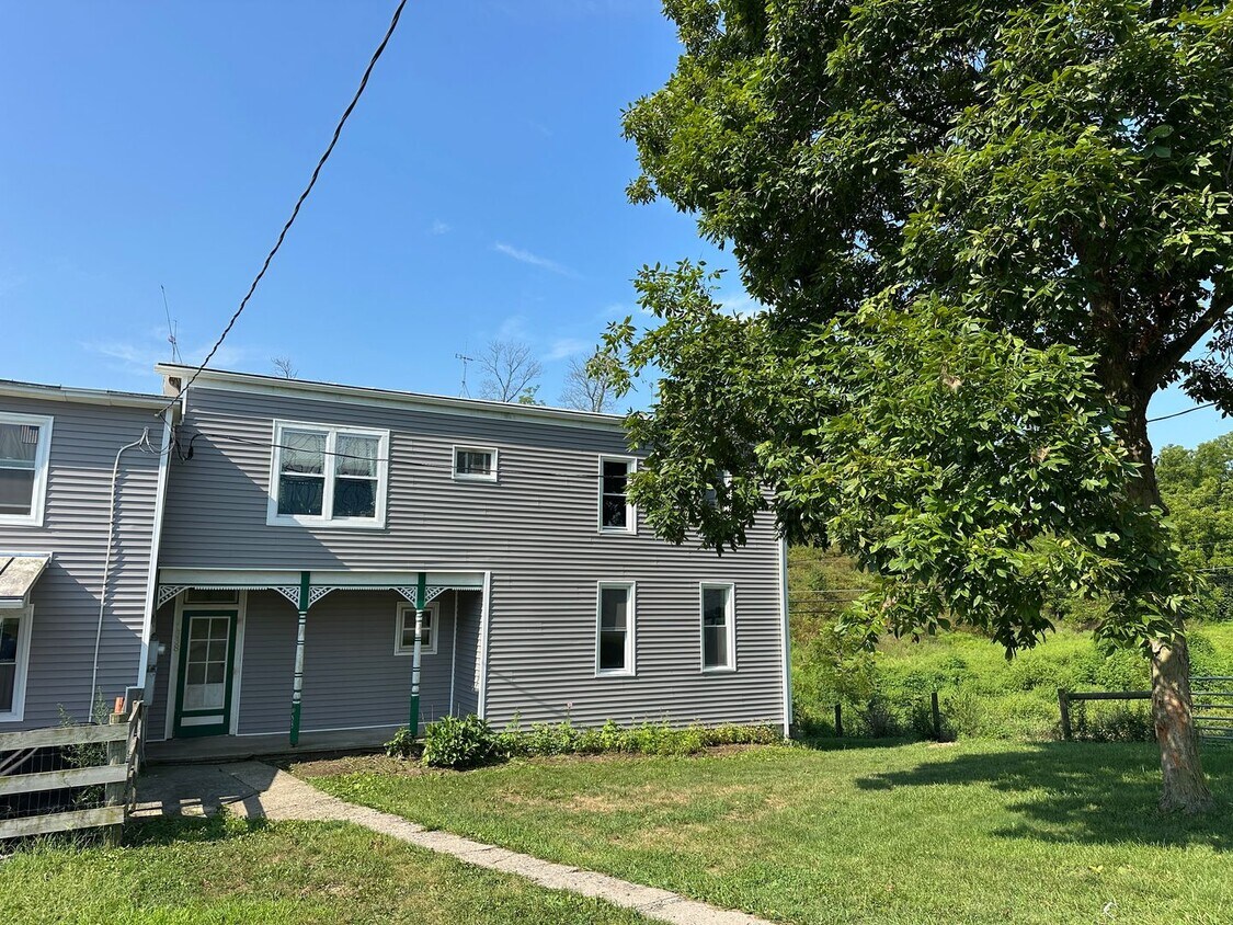 1338 Windsor Castle Rd Unit 1338, Hamburg, PA 19526 Room for Rent in