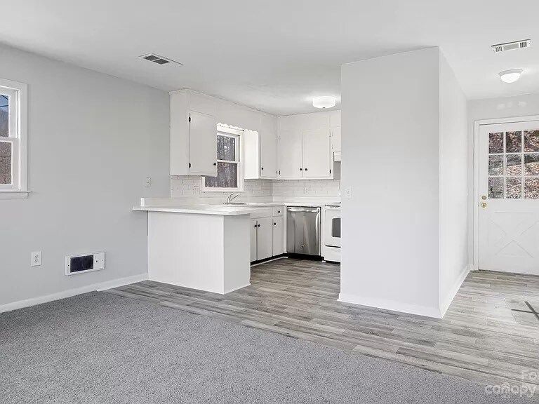 372 Peckerwood Rd, Hayesville, NC 28904 House Rental in Hayesville