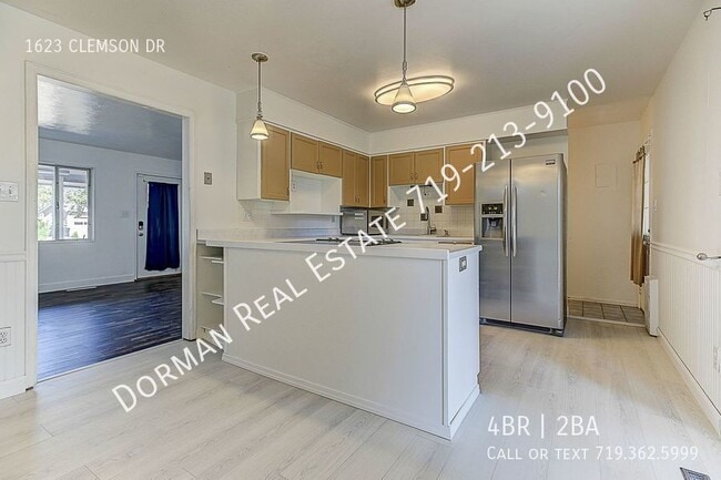 Building Photo - 4-Bedroom Ranch Home!