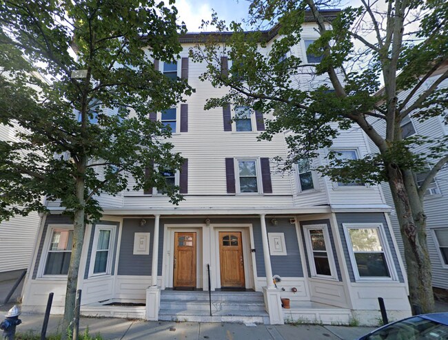 Building Photo - 10 Homer St
