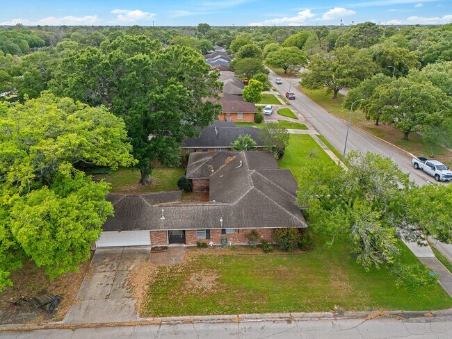 Foto del edificio - 4501 Willowbend Blvd