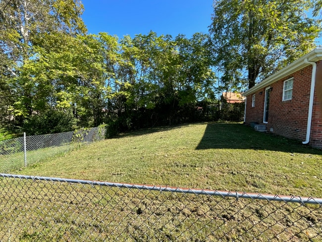 Foto del edificio - 239 N McWhorter St