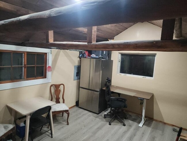 Building Photo - 64 White Pl