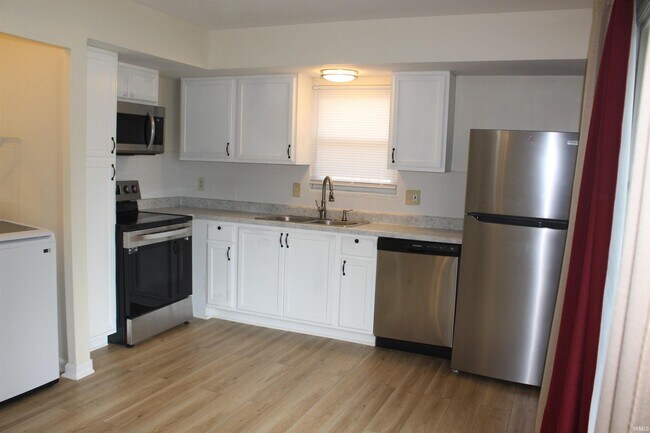 Foto del edificio - 1716 S Walnut Ln