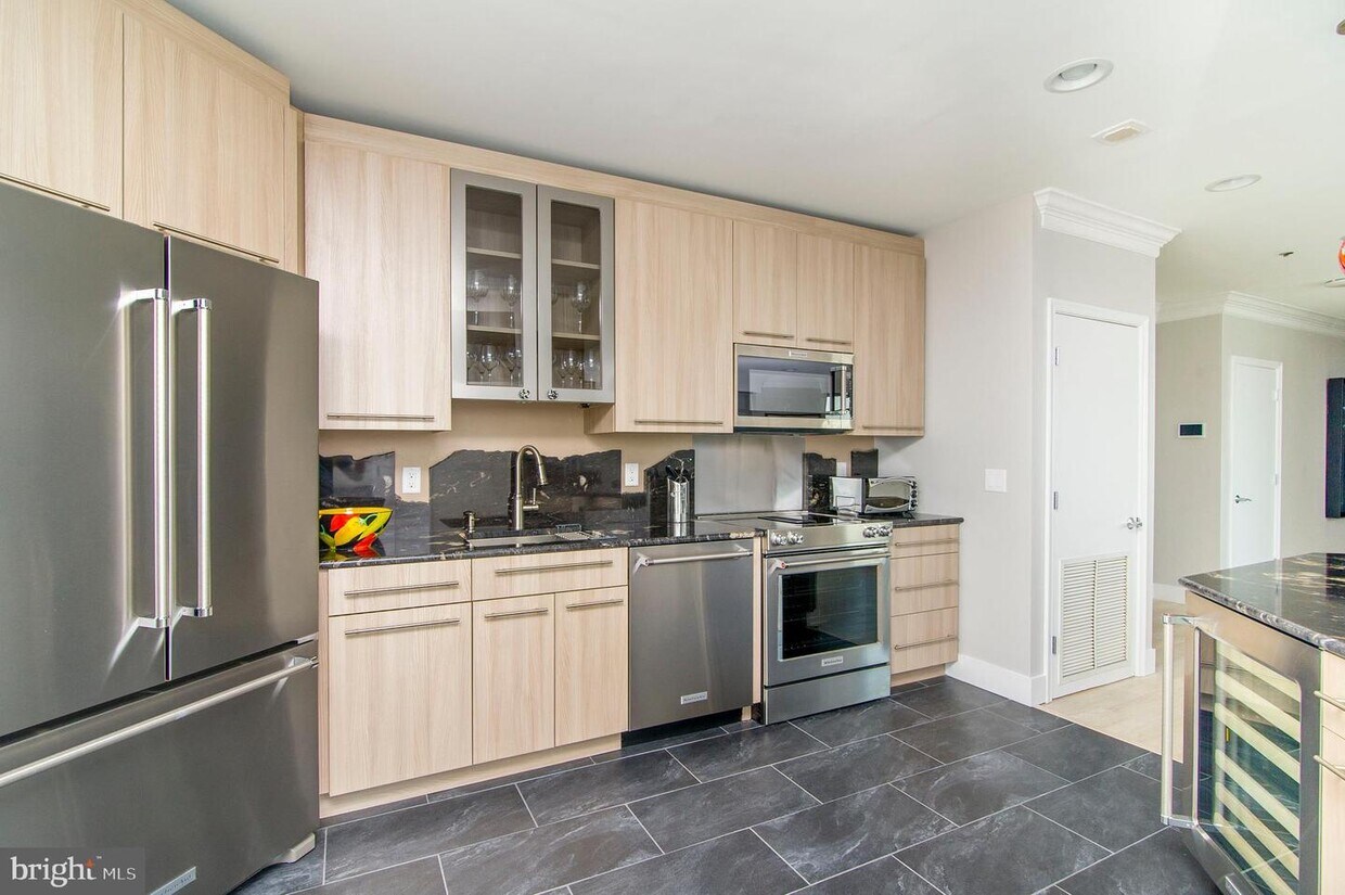 100 Harborview Dr Unit 1610, Baltimore, MD 21230 Condo for Rent in