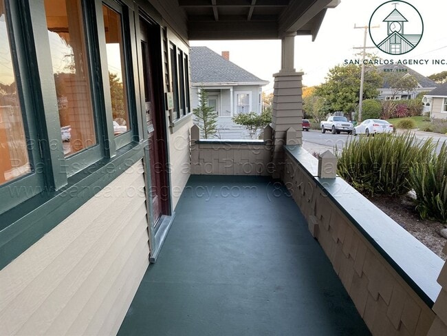 Foto del edificio - Craftsman-Style Downtown Pacific Grove Home