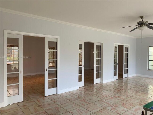 Foto del edificio - 3611 Ponce de Leon Blvd