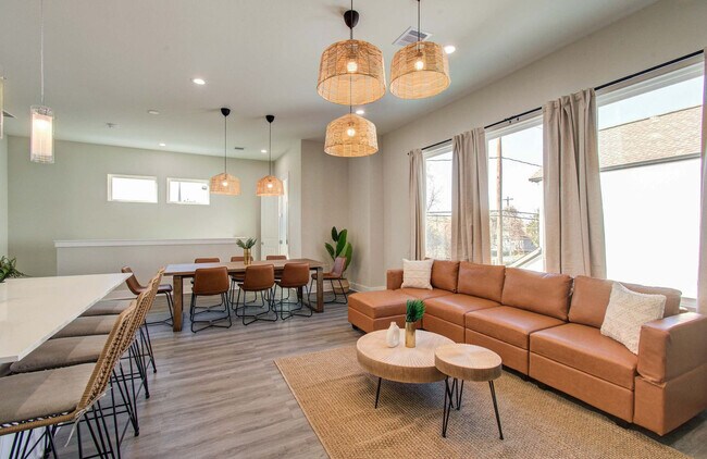 Foto del edificio - 8320 Curry Rd