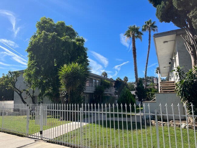 Foto del edificio - 14636-14638 Moorpark St