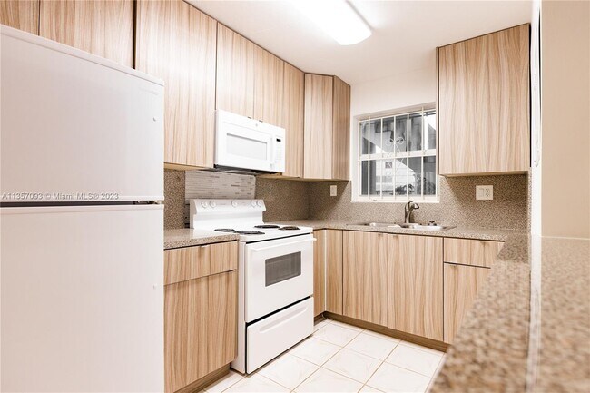 Foto del edificio - 1060 NE 78th St
