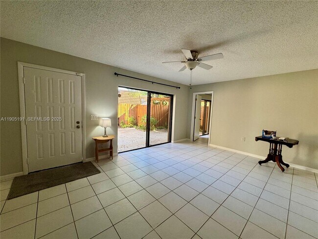 Foto del edificio - 9143D SW 23rd St