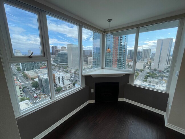 Foto del edificio - 300 W Beech St