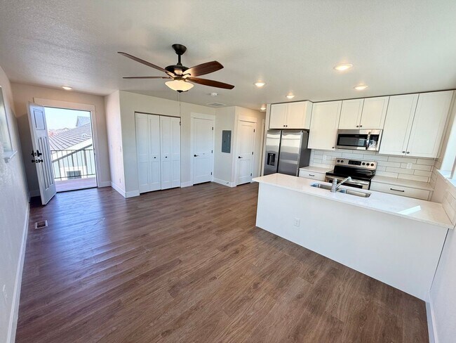 Foto del edificio - 2837 Urban Pl