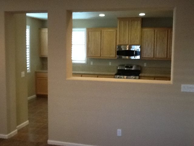 Foto del edificio - 384 Carriage Ln