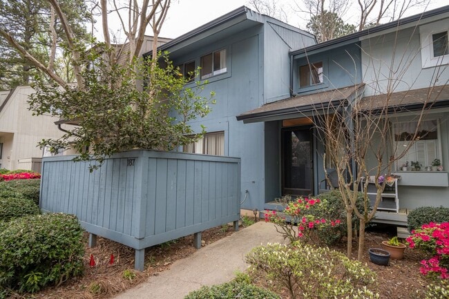 Building Photo - 187 Woodstone Dr